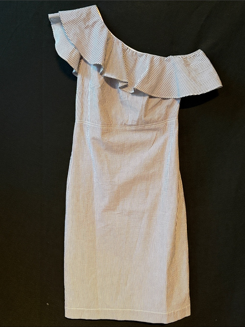 Banana Republic Seersucker One-Shoulder Ruffle Dress in Gray and White